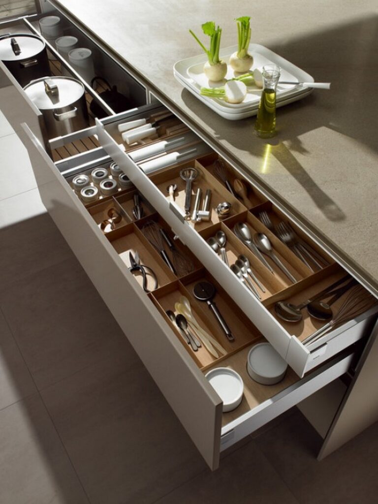 Tips for Organizing Kitchen Drawers: Maximize Utility